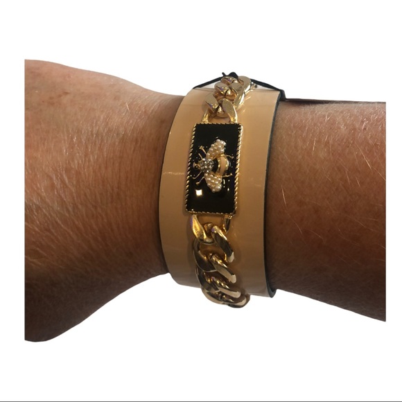 Bee🐝 Dazzling Goldtone Chain &Beige Cuff Bracelet - Picture 5 of 13